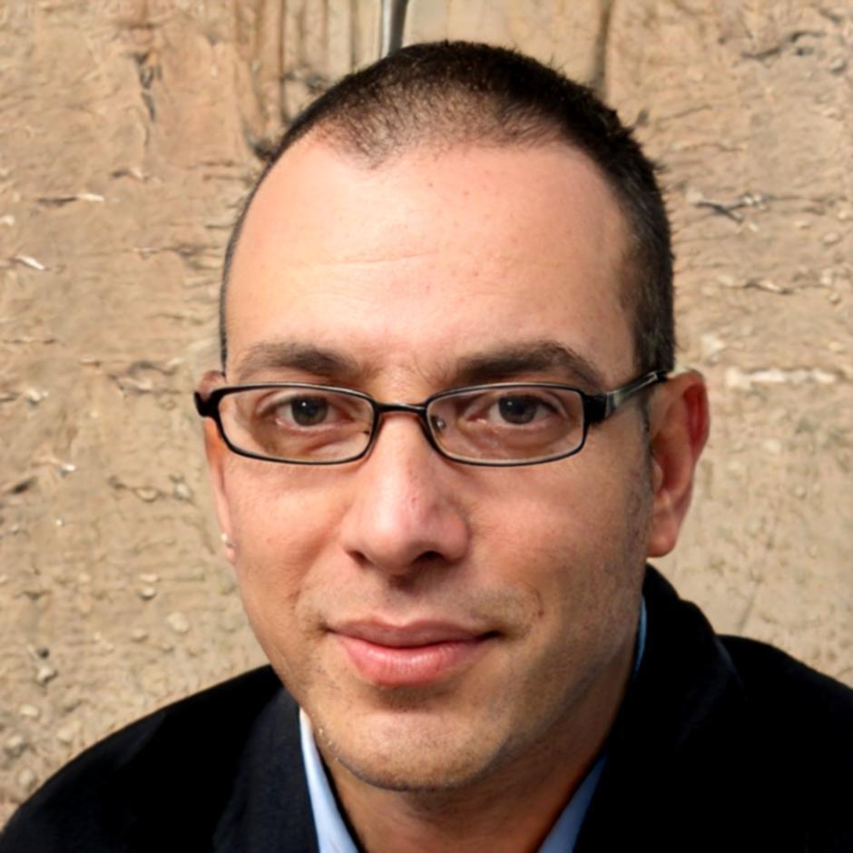 Michael Chen, Senior Market Analyst